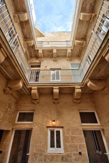 Vallettastay Old Lodge Apartment 3 Екстериор снимка